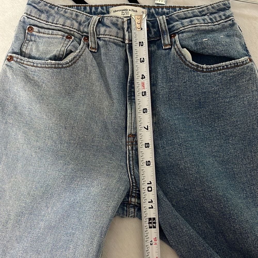 Abercrombie & Fitch Mom Jean High Rise Straight- Size 26 - Picture 4 of 5